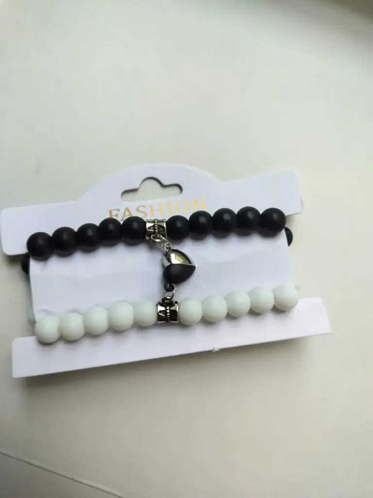  **🖤🤍 Black & White Beaded Couple Bracelet Set** 