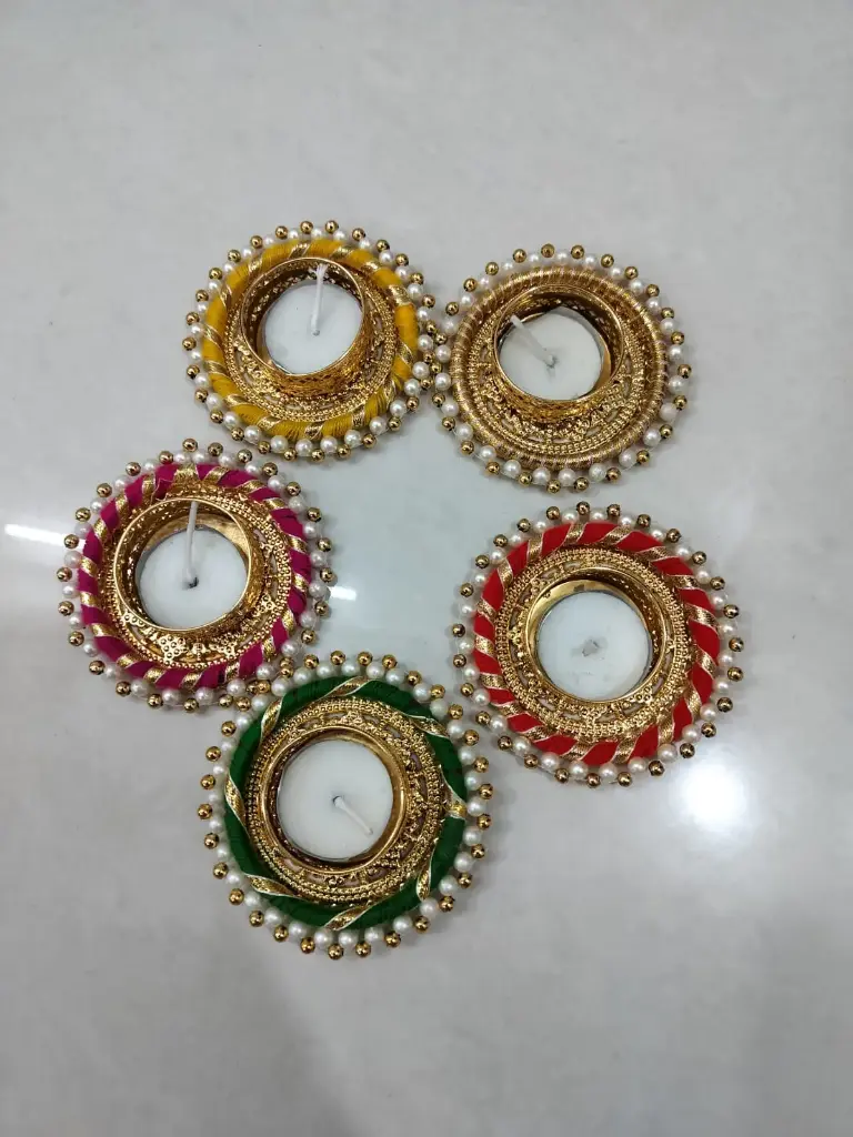  **Traditional Handcraft Lights** 