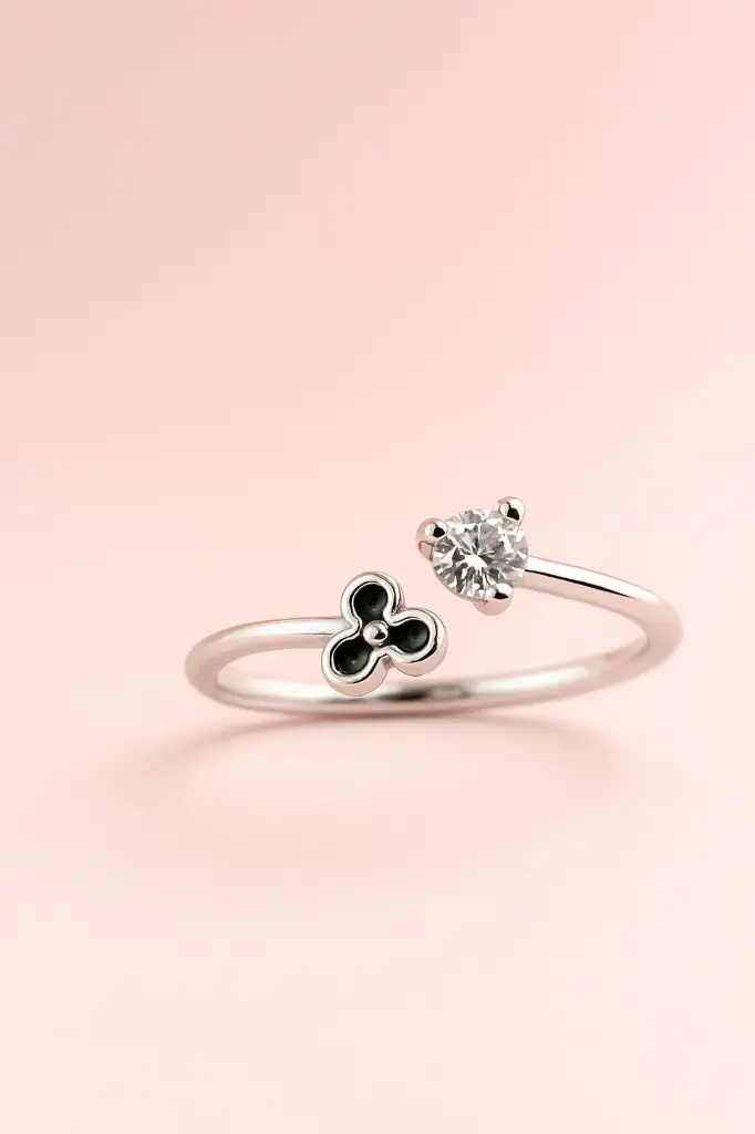 Foggmart black flower adjustable finger ring