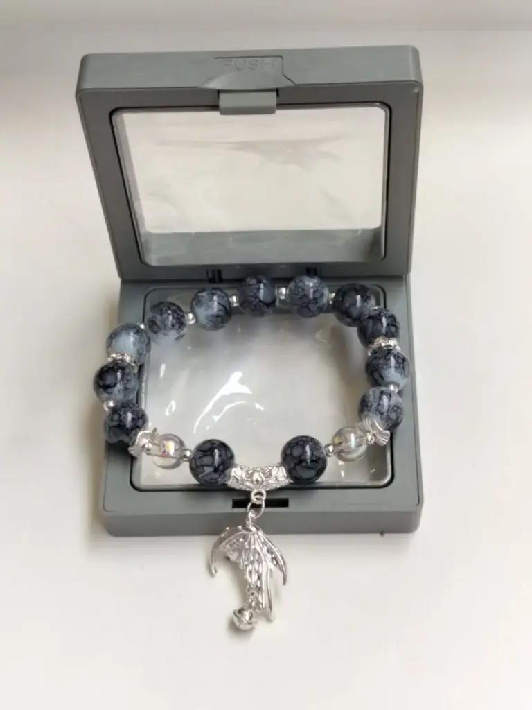 ✨ Elegant Black Crackle Bead Bracelet ✨