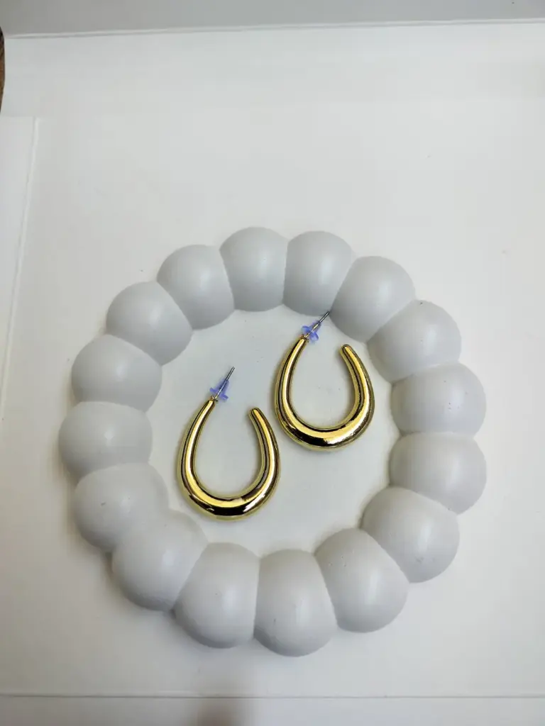 Golden gemintric U shaped earrings