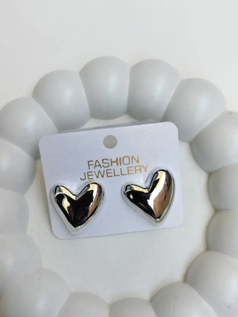 Chunky Heart stud earrings (silver)