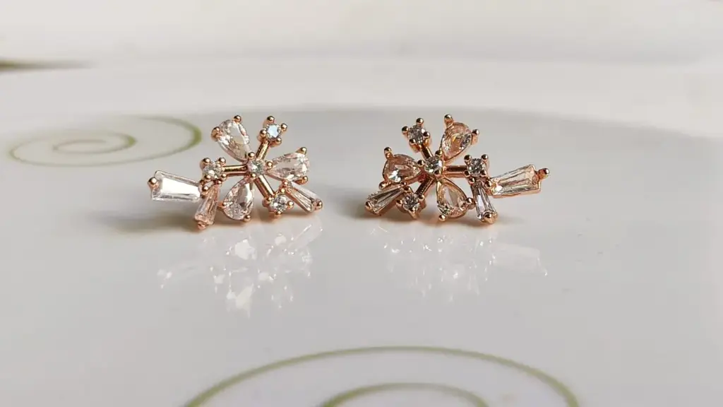 Stud earrings gold 