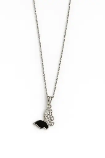  **“Butterfly Charm Chain ✨ – A symbol of elegance & beauty