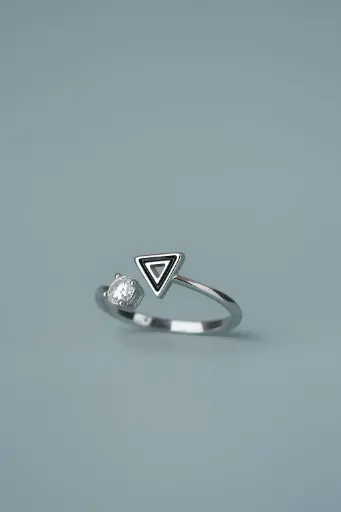 Adjustable minimal triangle with stone ring