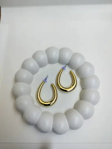 Golden gemintric U shaped earrings