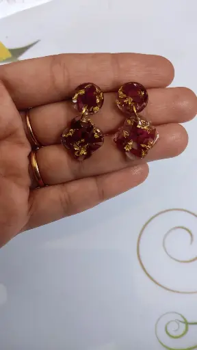 Resin rose 🌹 preserve drop earrings 